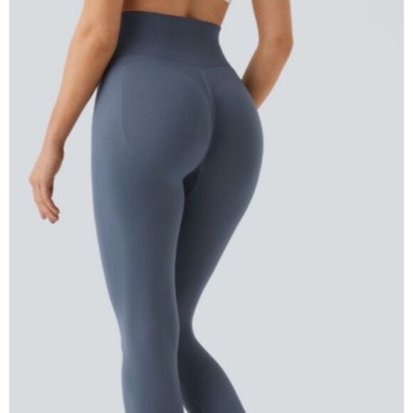 Halara Blue Seamless Flow Scrunch Butt Lifting Capri Leggings Size XS - Picture 1 of 7